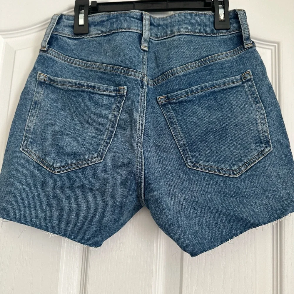 Old Navy Jeans Shorts Wash Distressed old navy NWT SIZE 0